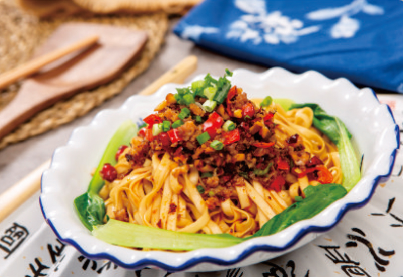 Noodles with minced pork and chili oil